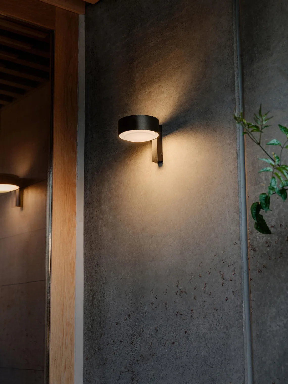 Best Marset Applique murale d'extérieur LED soufflée bouche Plaff-On!, intensité lumineuse variable Blanc, noir