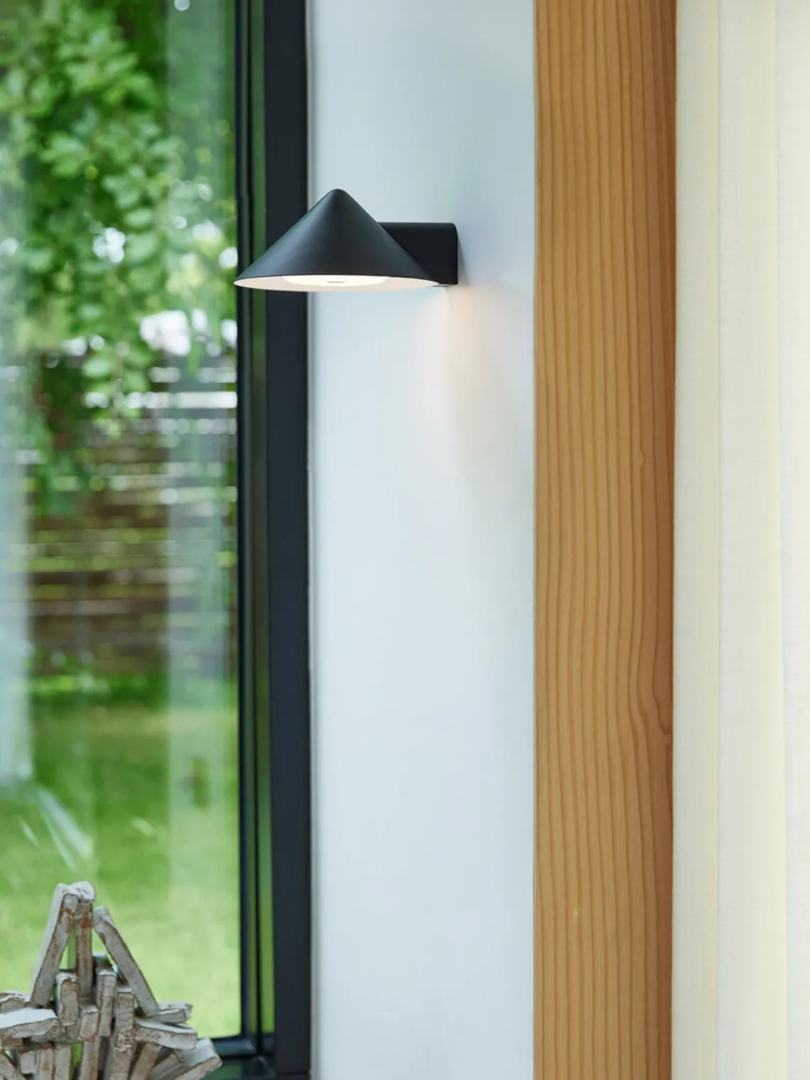 Online Frandsen Applique murale LED à intensité variable Grasp Noir, mat
