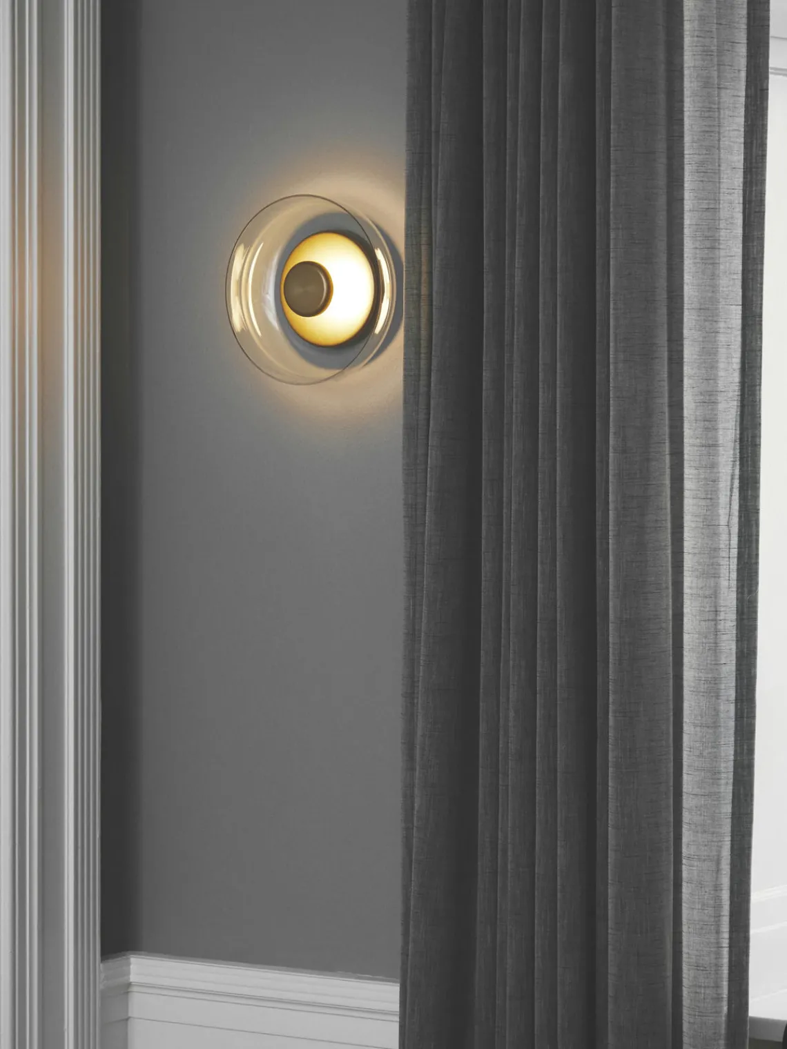 Outlet Nuura Applique murale LED soufflée bouche Blossi, intensité lumineuse variable