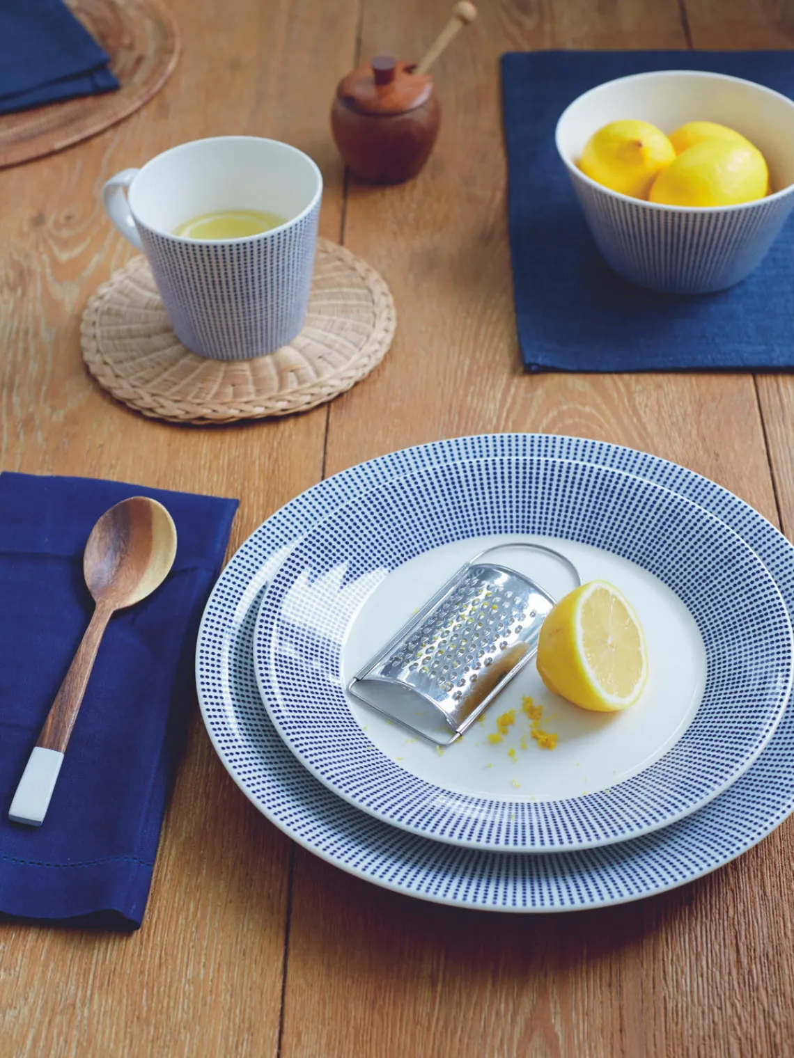 Outlet ROYAL DOULTON Assiette à dessert en porcelaine Pacific Blue Pointillé
