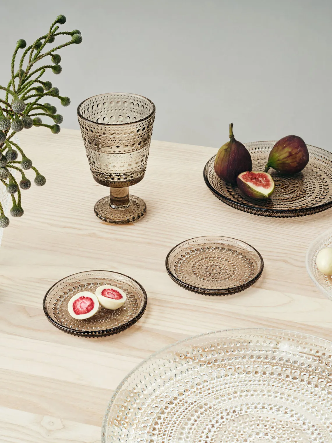 Best iittala Assiette à dessert en verre Kastehelmi Gris foncé, transparent