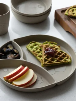 New Sebra Assiette pour enfant avec compartiments Mums Beige
