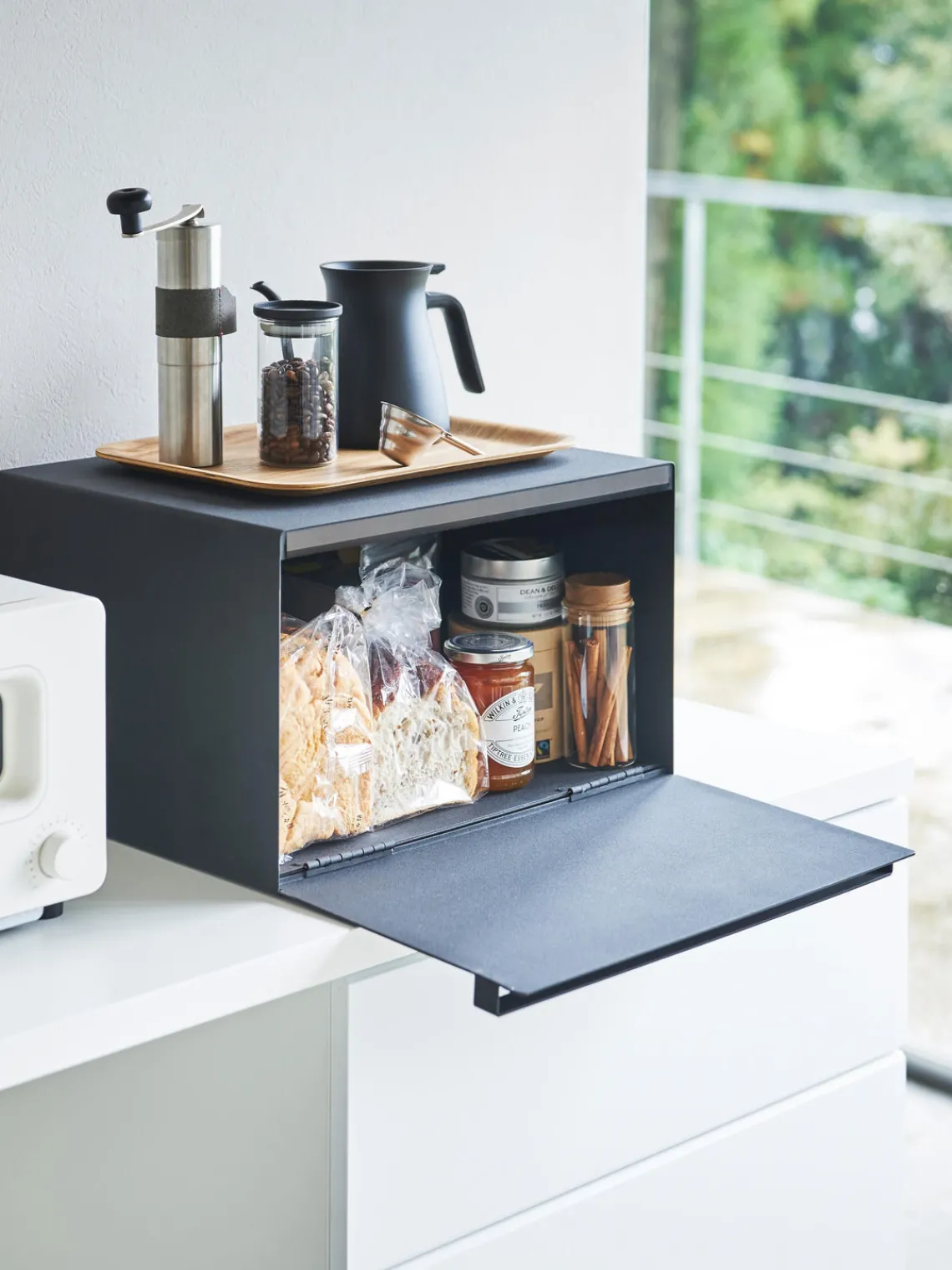 Outlet Yamazaki Boîte à pain avec ouverture magnétique Tosca Noir, mat