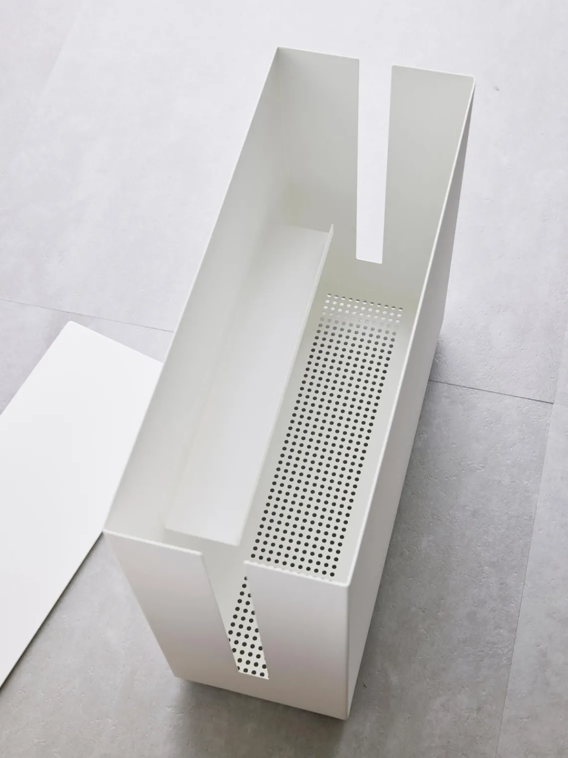 Outlet Yamazaki Boîtier range-câble Tower Blanc
