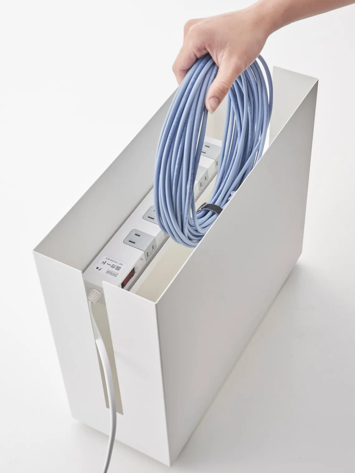 Outlet Yamazaki Boîtier range-câble Tower Blanc