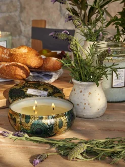 Best Voluspa Bougie parfumée artisanale à trois mèches Japonica Collection (bois de cade, verveine & lavande) Bois de cade français, verveine & lavande bulgare