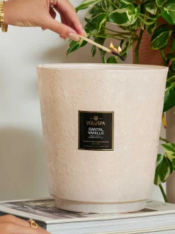 Outlet Voluspa Bougie parfumée artisanale à cinq mèches Japonica Collection (santal, vanille Bourbon & oud) Santal, vanille française Bourbon & Oud