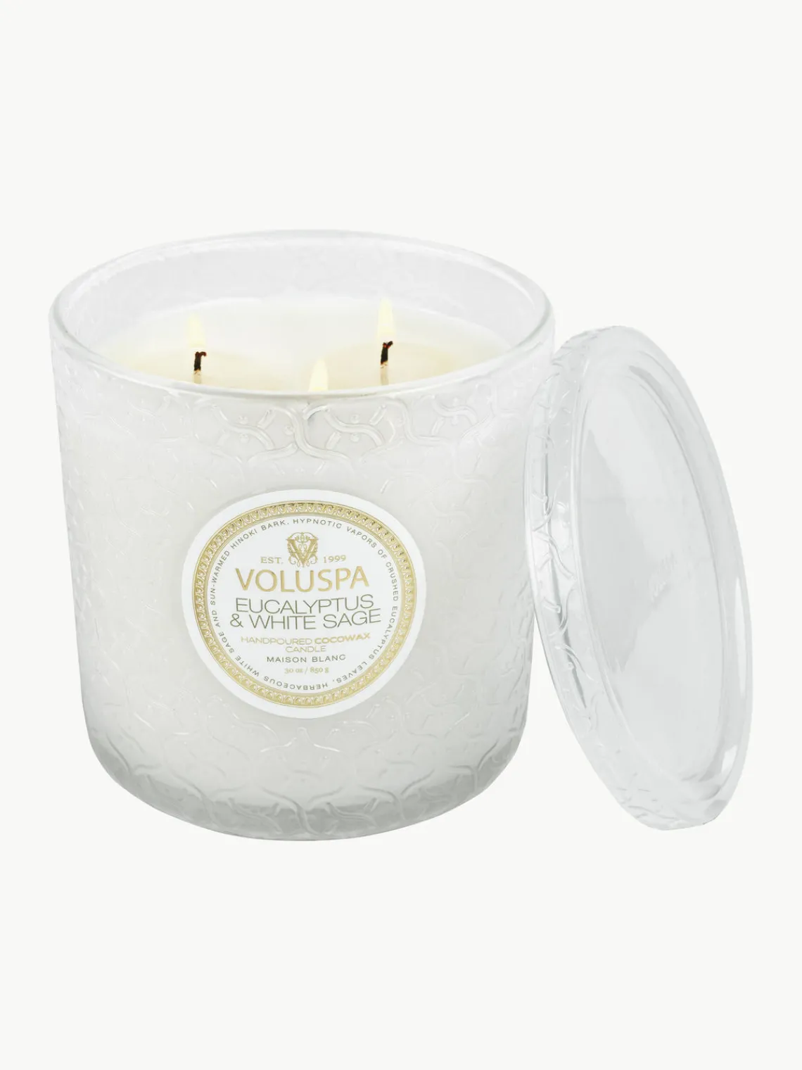 Outlet Voluspa Bougie parfumée artisanale à trois mèches Maison Blanc (eucalyptus, cardamome, sauge & écorce d'hinoki)