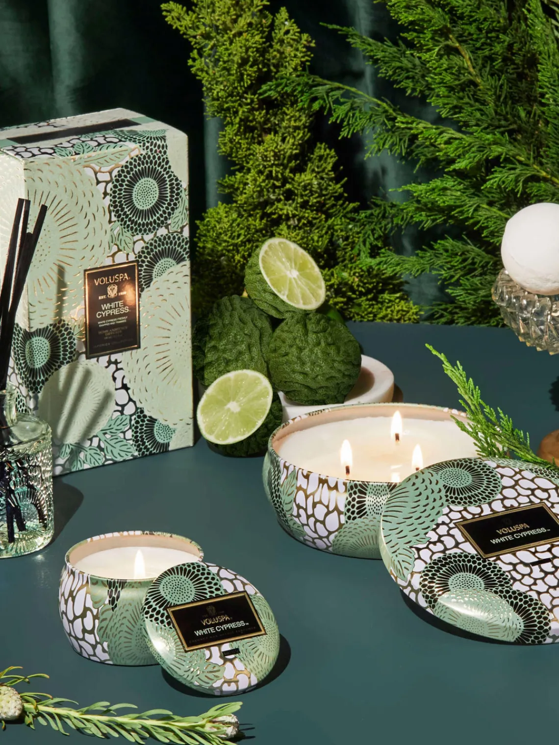 Clearance Voluspa Bougie parfumée artisanale Japonica Collection (cyprès, baies de genièvre, feuilles de menthe & bois) Cyprès blanc, baies de genièvre, feuilles de menthe & bois