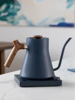Outlet Fellow Bouilloire électrique Stagg, 0,9 L Bleu foncé, mat
