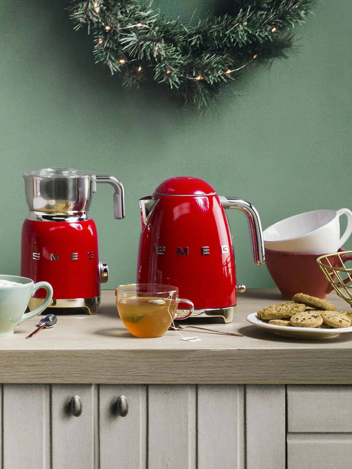 Best Smeg Bouilloire 50's Style, 1,7 L Rouge, haute brillance