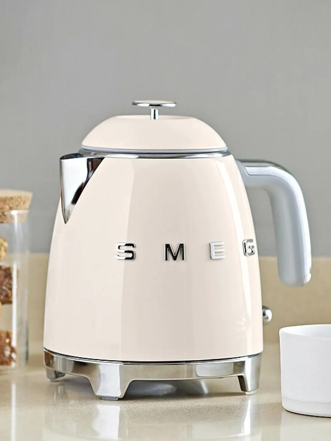 Sale Smeg Bouilloire 50's Style, 800 mL Blanc cassé, haute brillance