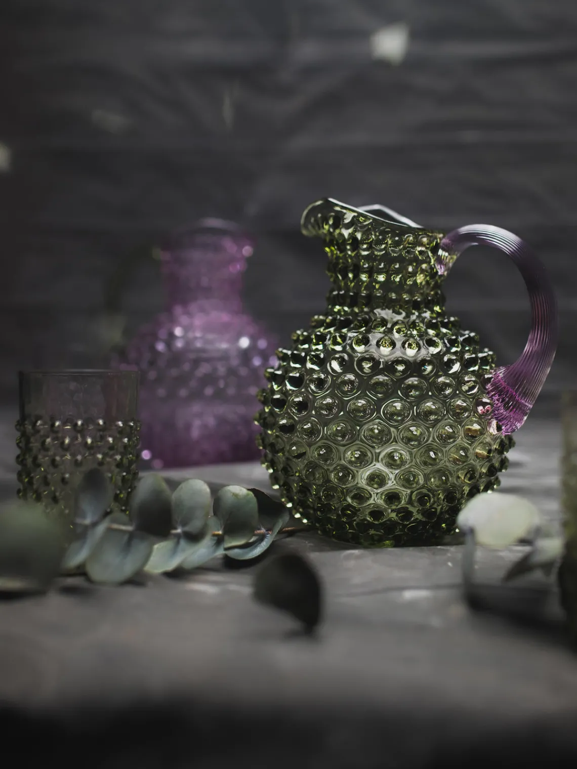 Outlet ANNA VON LIPA Carafe soufflée bouche Hobnail, 2 L Vert olive, lilas, transparent
