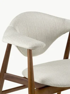 New GUBI Chaise à accoudoirs en bois de noyer Masculo Tissu blanc cassé, bois de noyer