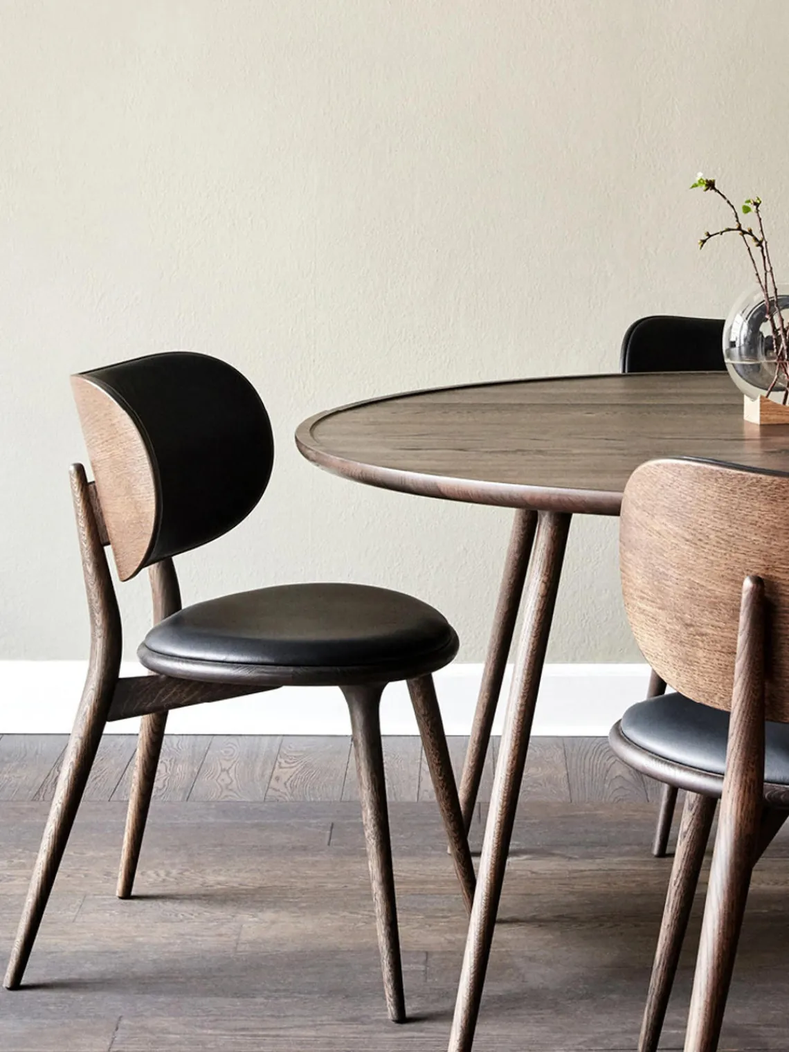 Sale Mater Chaise en bois artisanale avec assise en cuir Rocker Cuir noir, bois foncé de chêne