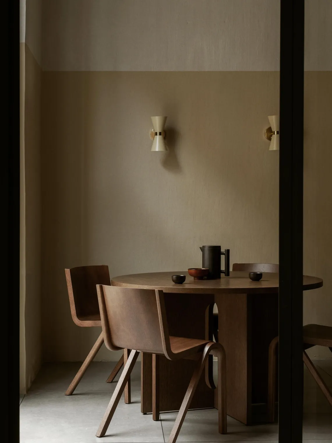 Online Audo Copenhagen Chaise en bois de chêne Ready Dining Bois de chêne foncé laqué