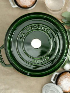 Sale Staub Cocotte ronde en fonte La Cocotte Vert foncé, argenté
