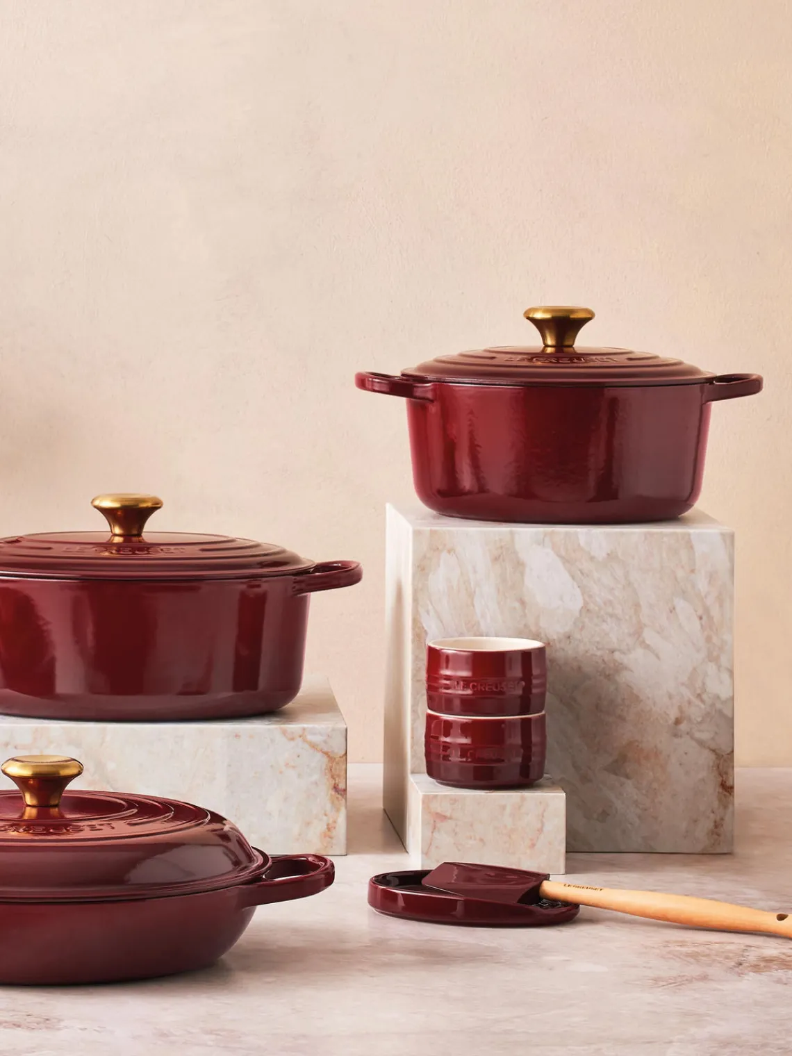 Fashion LE CREUSET Cocotte ronde en fonte émaillée Signature Collection Lie de vin, doré