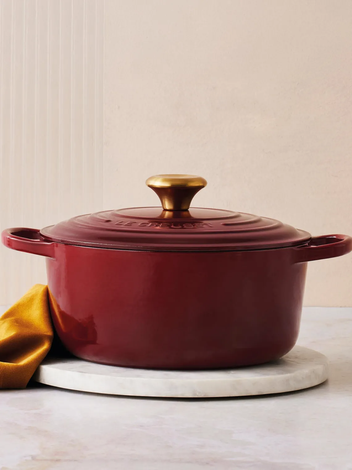 Fashion LE CREUSET Cocotte ronde en fonte émaillée Signature Collection Lie de vin, doré