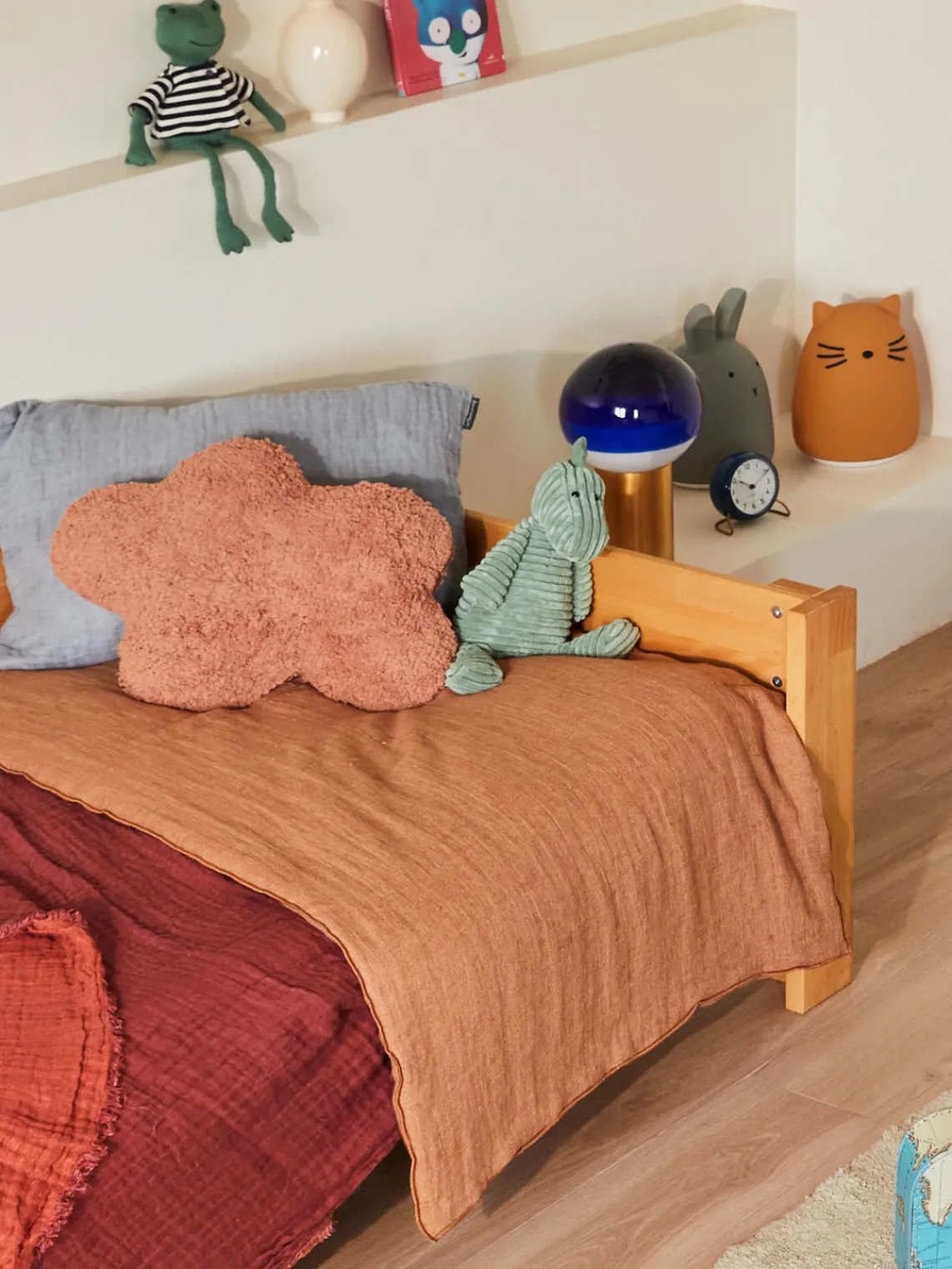 Discount Lorena Canals Coussin en coton peluche artisanal Clouds Terracotta
