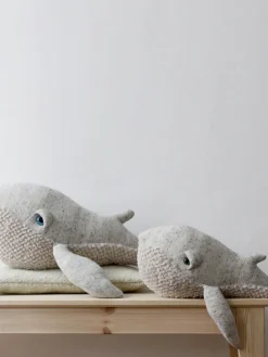 Fashion BigStuffed Coussin peluche artisanal Whale Gris clair, chiné
