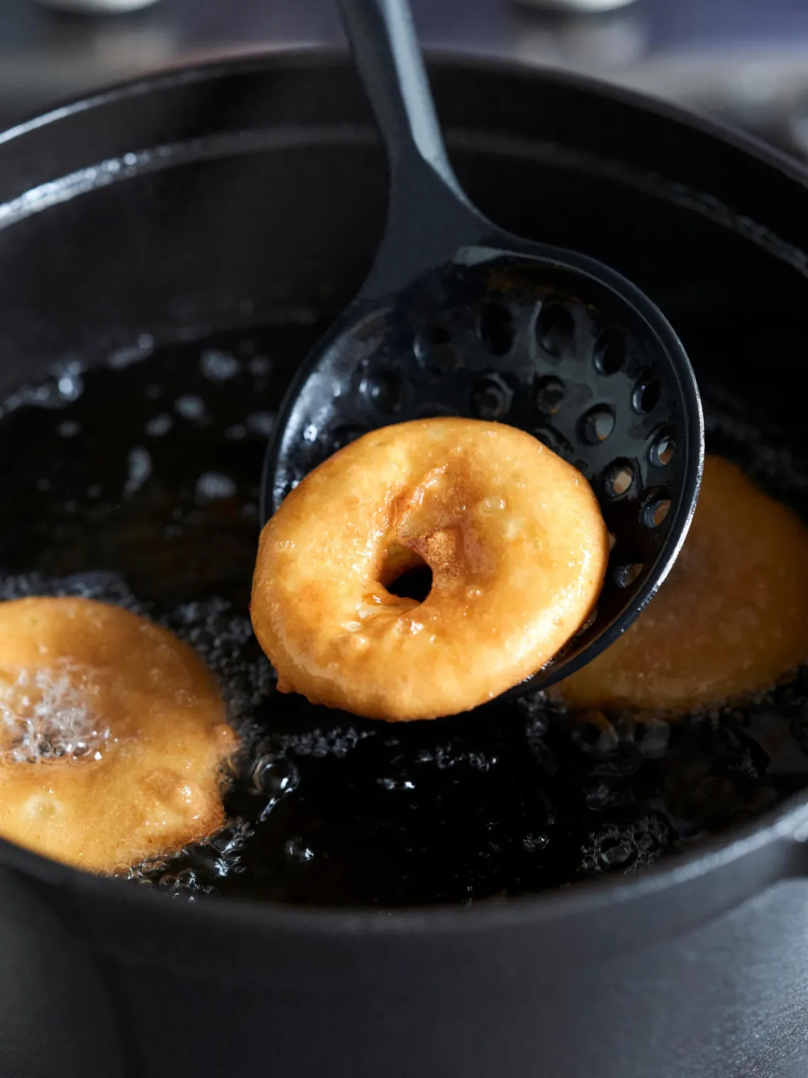 Discount Staub Écumoire en acacia Cook Noir, bois clair
