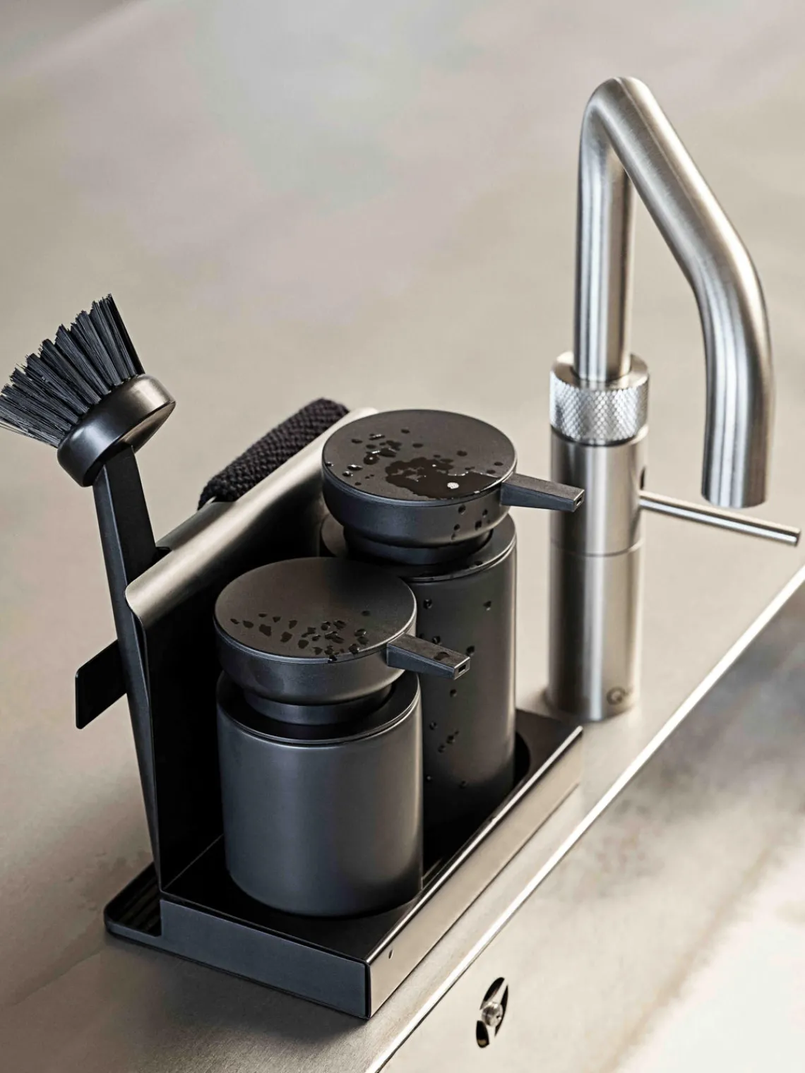 Hot Zone Denmark Distributeur de liquide vaisselle Diish, 5 élém. Noir