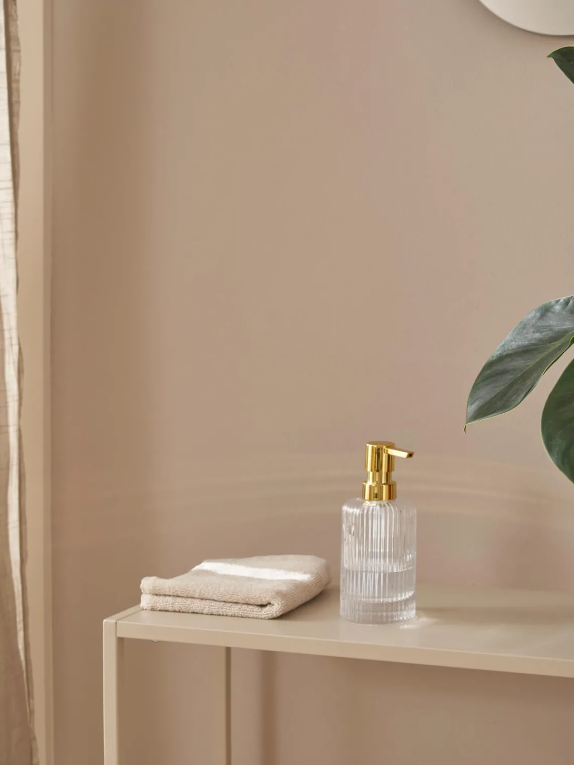 New ANDREA HOUSE Distributeur de savon en verre Gulji
