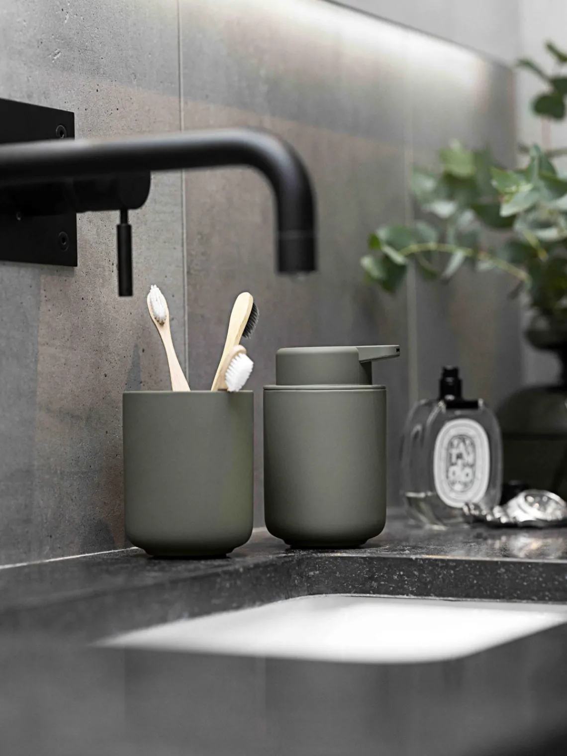 Outlet Zone Denmark Distributeur de savon en grès à surface veloutée Ume Vert olive