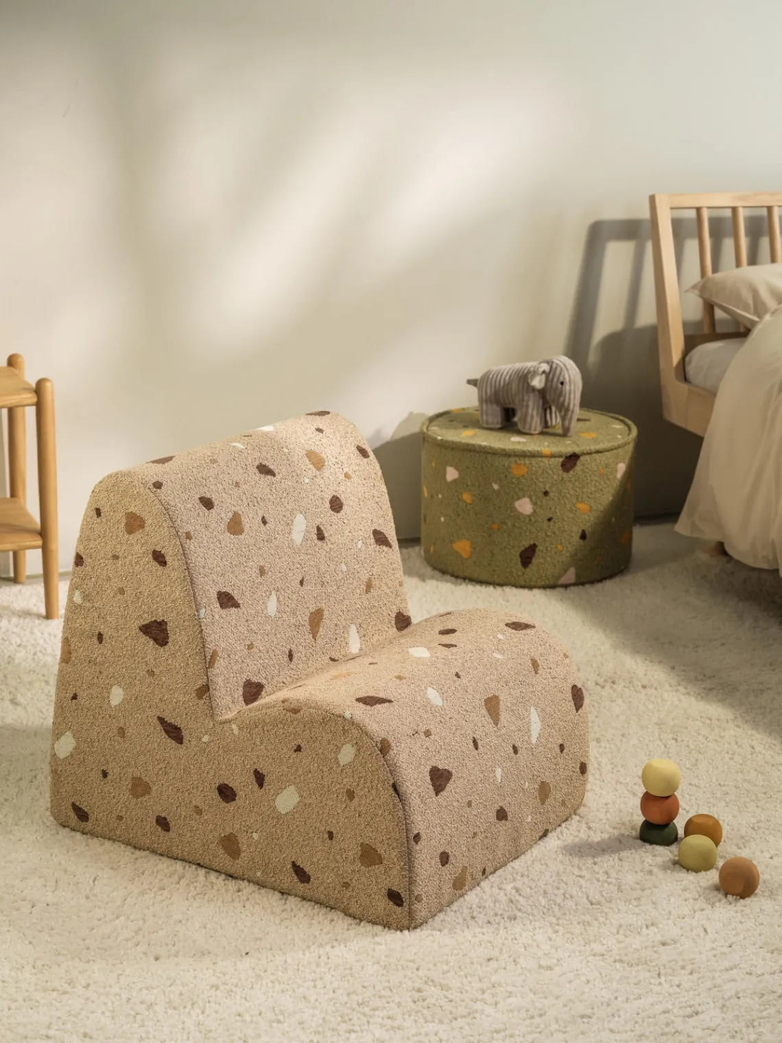 Outlet Wigiwama Fauteuil en bouclette pour enfants fait main Cloud Bouclette beige, aspect terrazzo