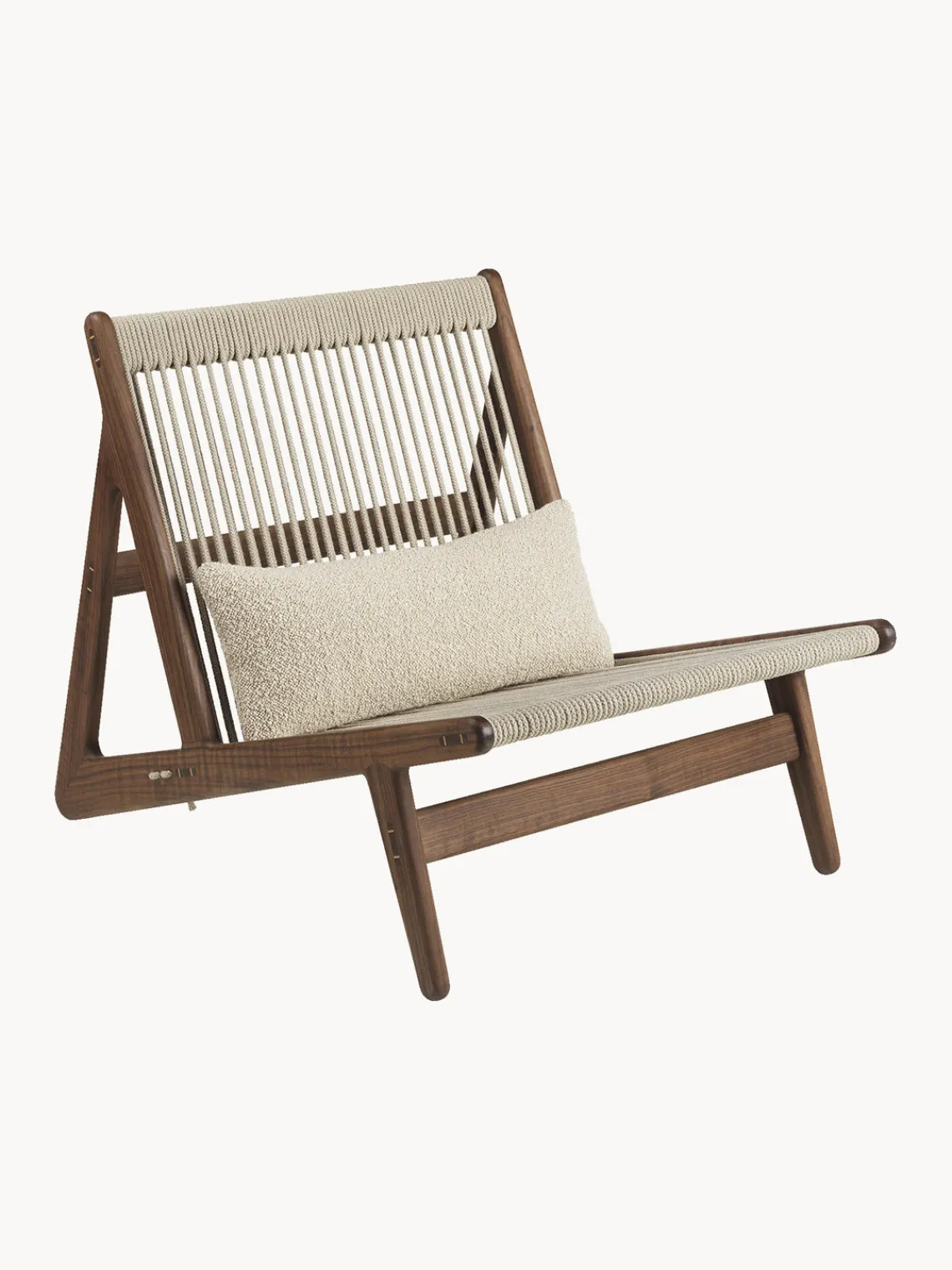 Best GUBI Fauteuil lounge artisanal en noyer avec coussin d'assise MR01 Initial Noyer, beige clair