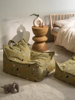 Sale Wigiwama Fauteuil poire en bouclette pour enfants fait main Sugar Bouclette vert olive, aspect terrazzo