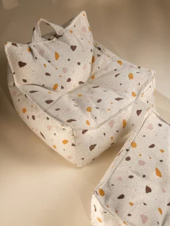 Hot Wigiwama Fauteuil poire en bouclette pour enfants fait main Sugar Bouclette blanche, aspect terrazzo