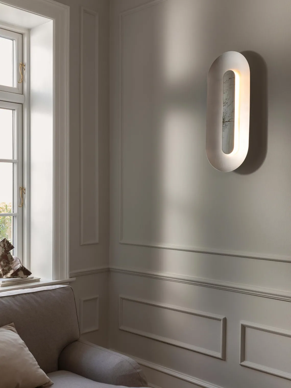 Best Nuura Grande applique murale LED Sasi, intensité lumineuse variable Argenté