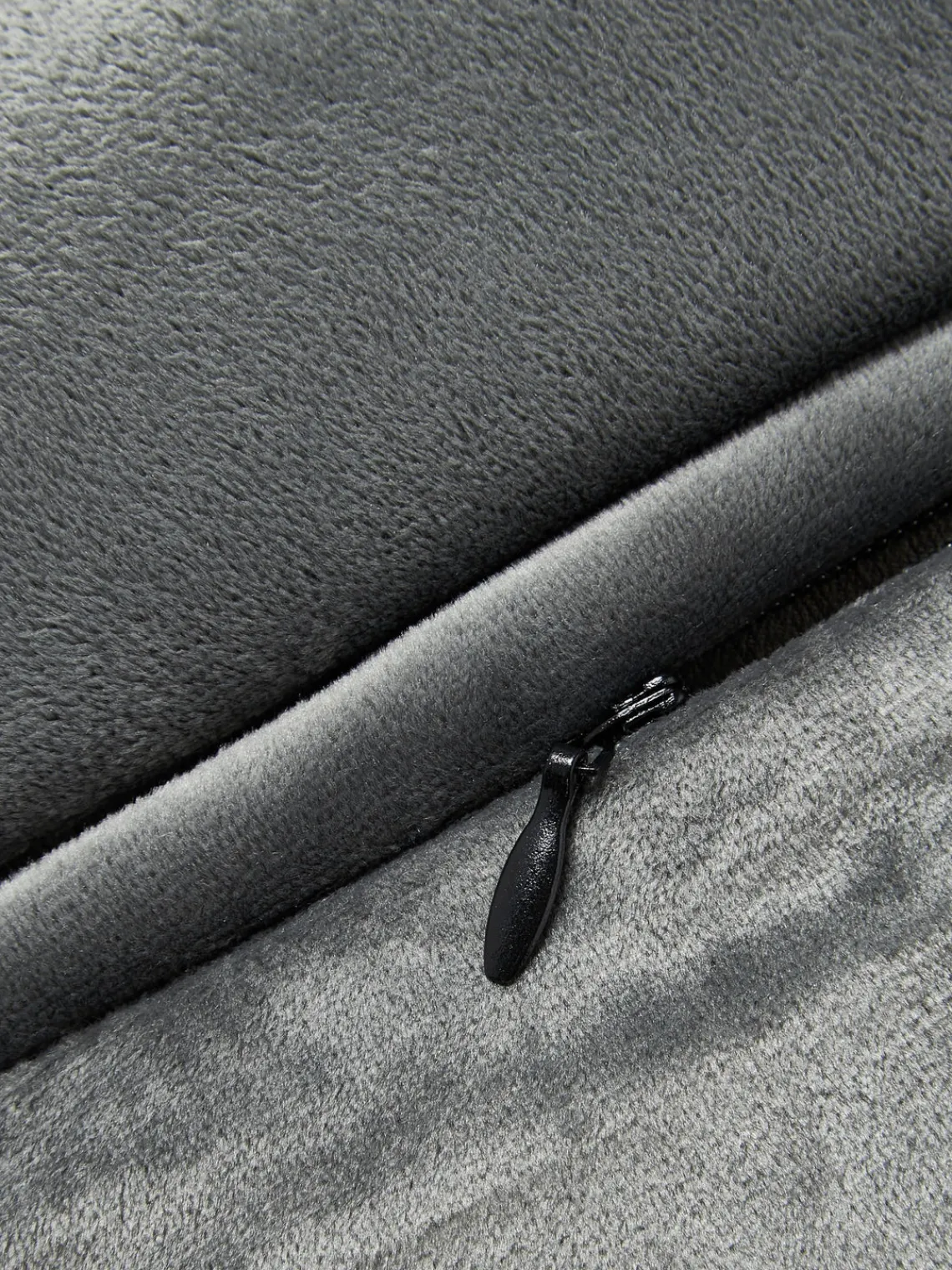 New Magma Housse de coussin 50x50 en velours à relief Nobless Gris foncé