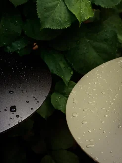 Hot Audo Copenhagen Lampe à poser LED avec port USB et intensité variable Ray Vert olive