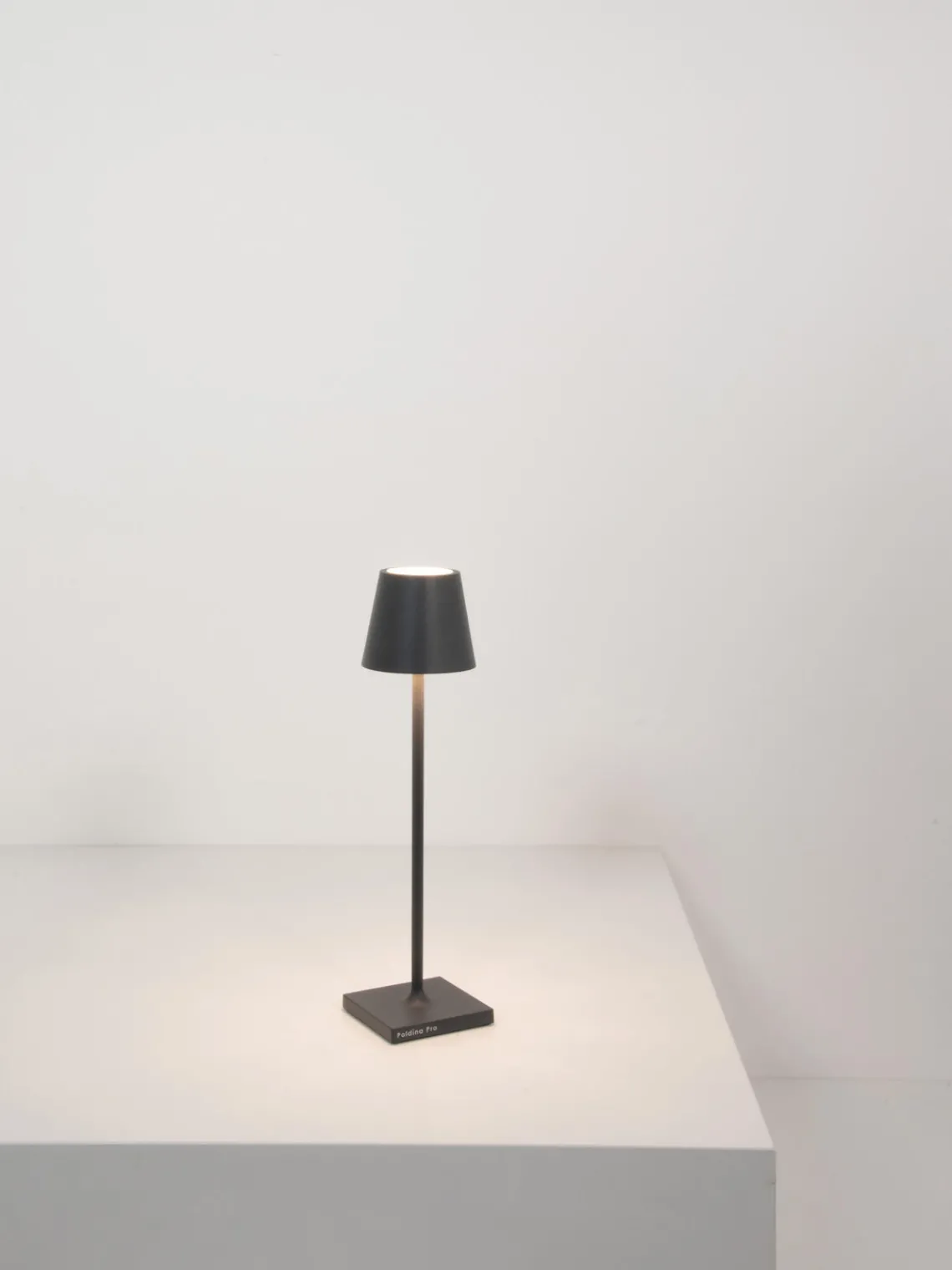 Online zafferano Lampe à poser LED mobile Poldina, intensité lumineuse variable Anthracite, mat