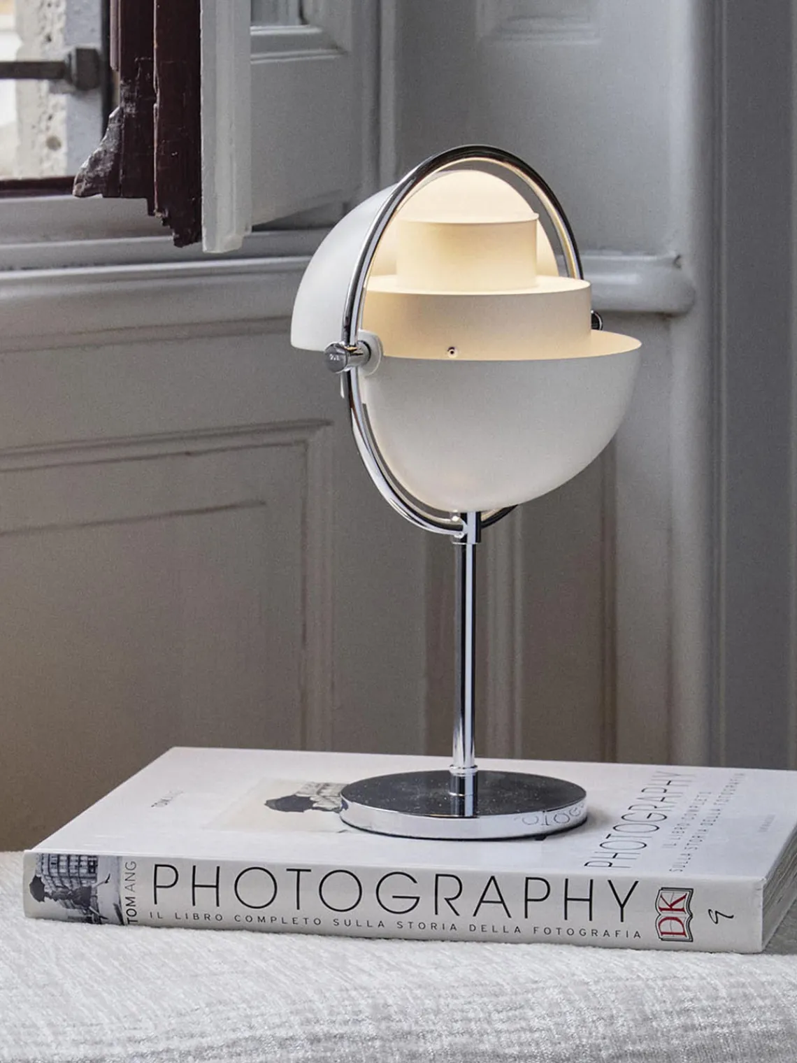 Discount GUBI Lampe à poser mobile Multi-Lite, intensité lumineuse variable Blanc mat, argenté haute brillance
