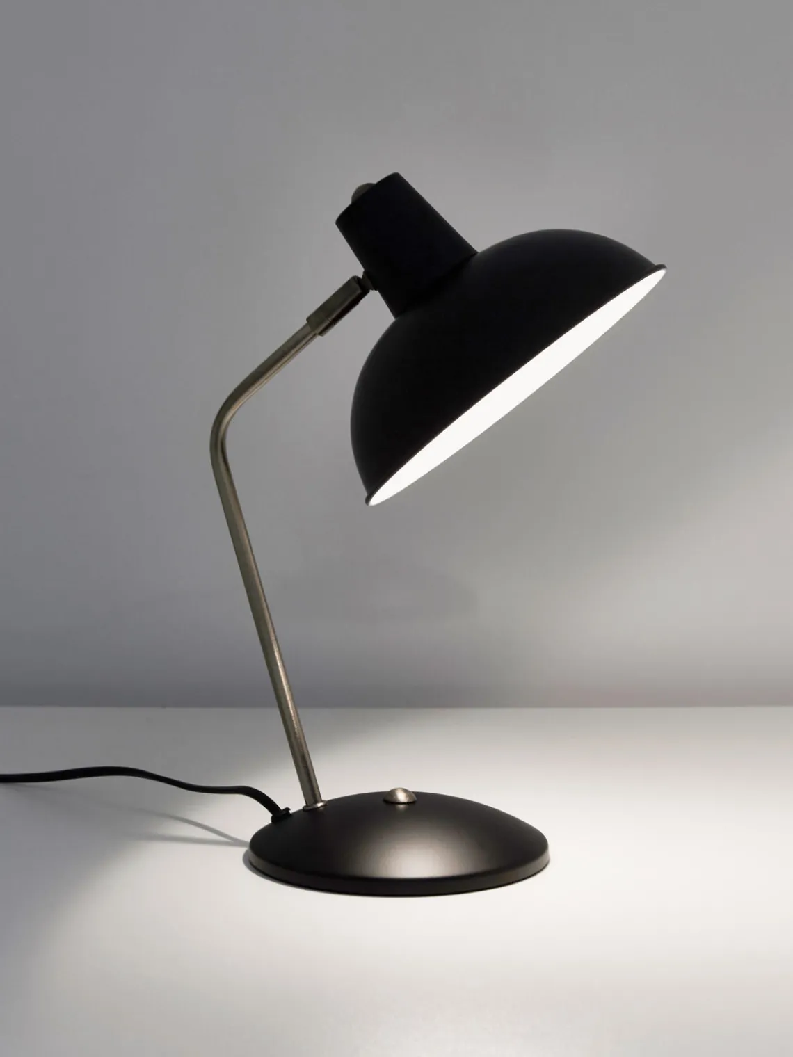 Clearance Leitmotiv Lampe de bureau rétro Hood Noir, doré