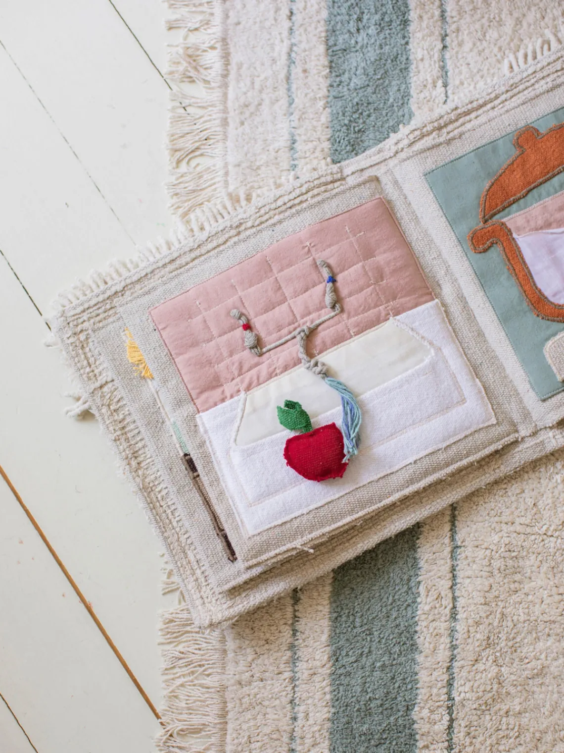 Fashion Lorena Canals Livre-jouet artisanal Cool Kids Eat Healthy