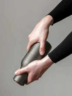 Online Audo Copenhagen Moulins à sel et à poivre design avec couvercle en noyer Bottle Grinder, 2 élém. Anthracite, bois de noyer