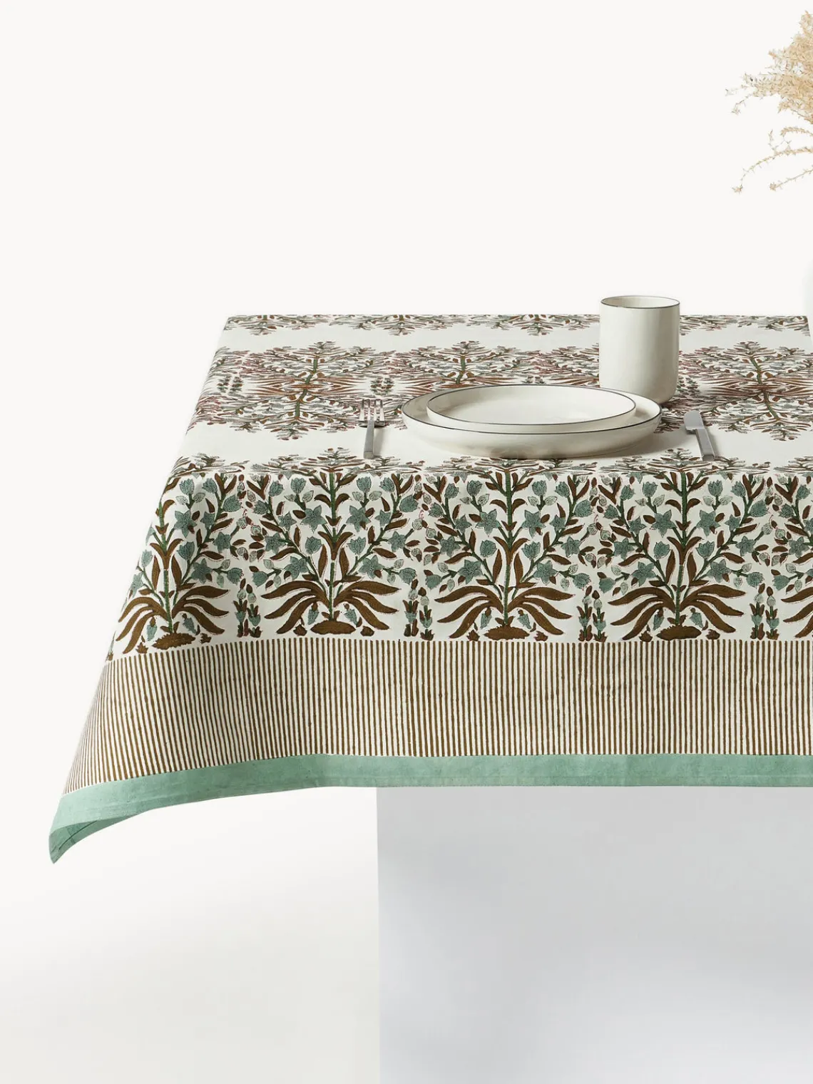 Best Bungalow Nappe avec motif à fleurs Jasmine Vert olive, brun, blanc cassé