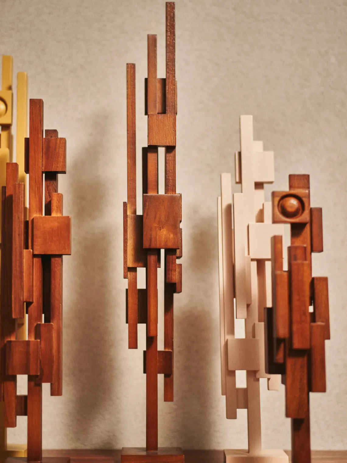 Sale HKLIVING Objet décoratif artisanal en teck Skyline