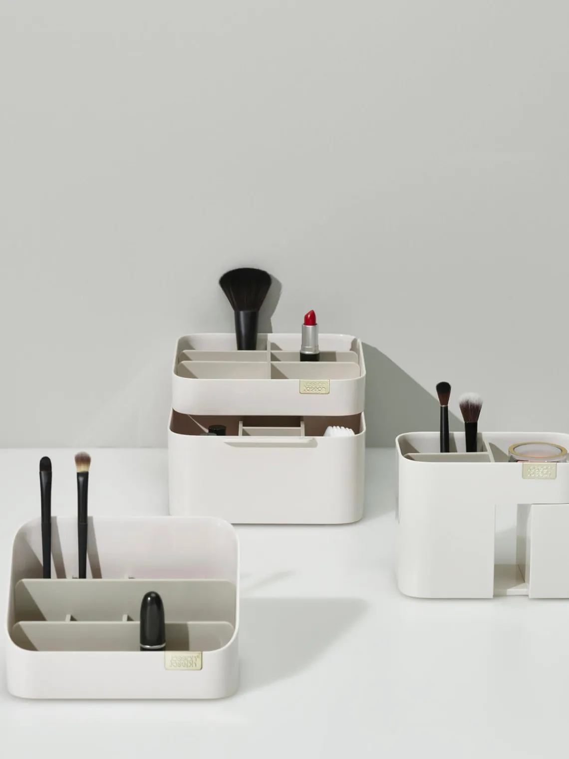 Discount Joseph Joseph Organisateur cosmétique avec fermeture magnétique Viva