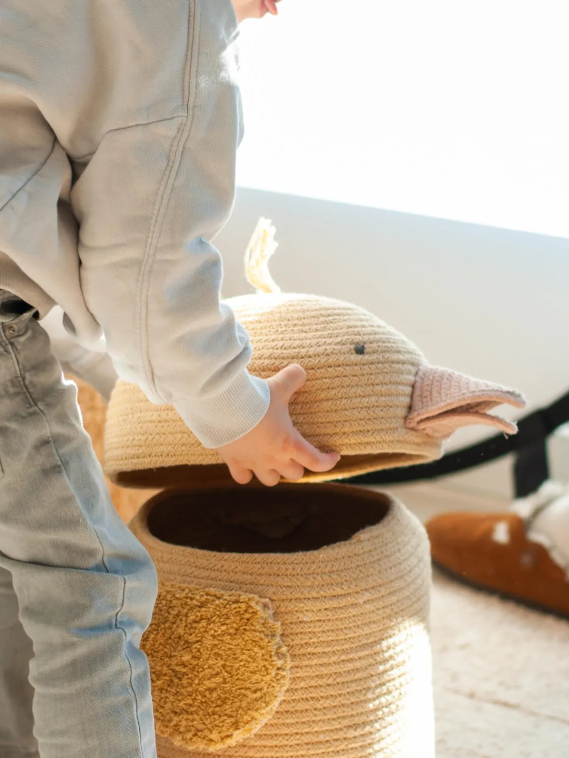 Online Lorena Canals Panier de rangement artisanal avec couvercle Charlie the Chicken Ocre, pêche