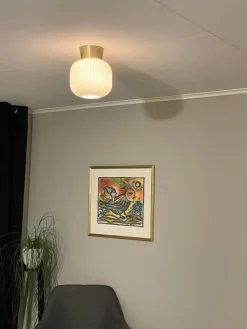 Outlet Aneta Petit plafonnier Vanja Blanc opale, or laiton