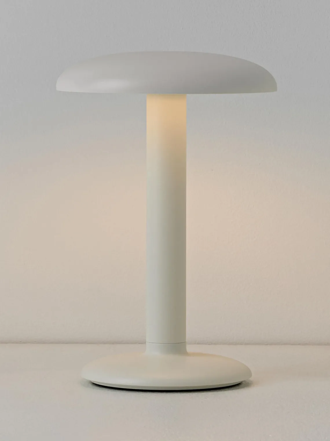 Hot Flos Petite lampe à poser LED Gustave, intensité lumineuse variable Luminaire : blanc, mat