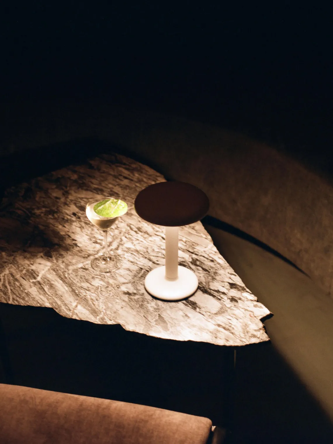 Hot Flos Petite lampe à poser LED Gustave, intensité lumineuse variable Luminaire : blanc, mat