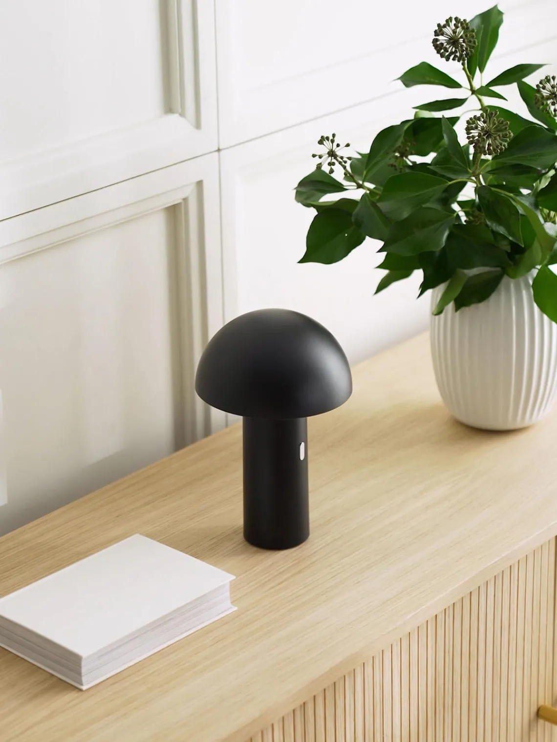 Fashion sompex Petite lampe à poser LED mobile Svamp, intensité lumineuse variable Noir