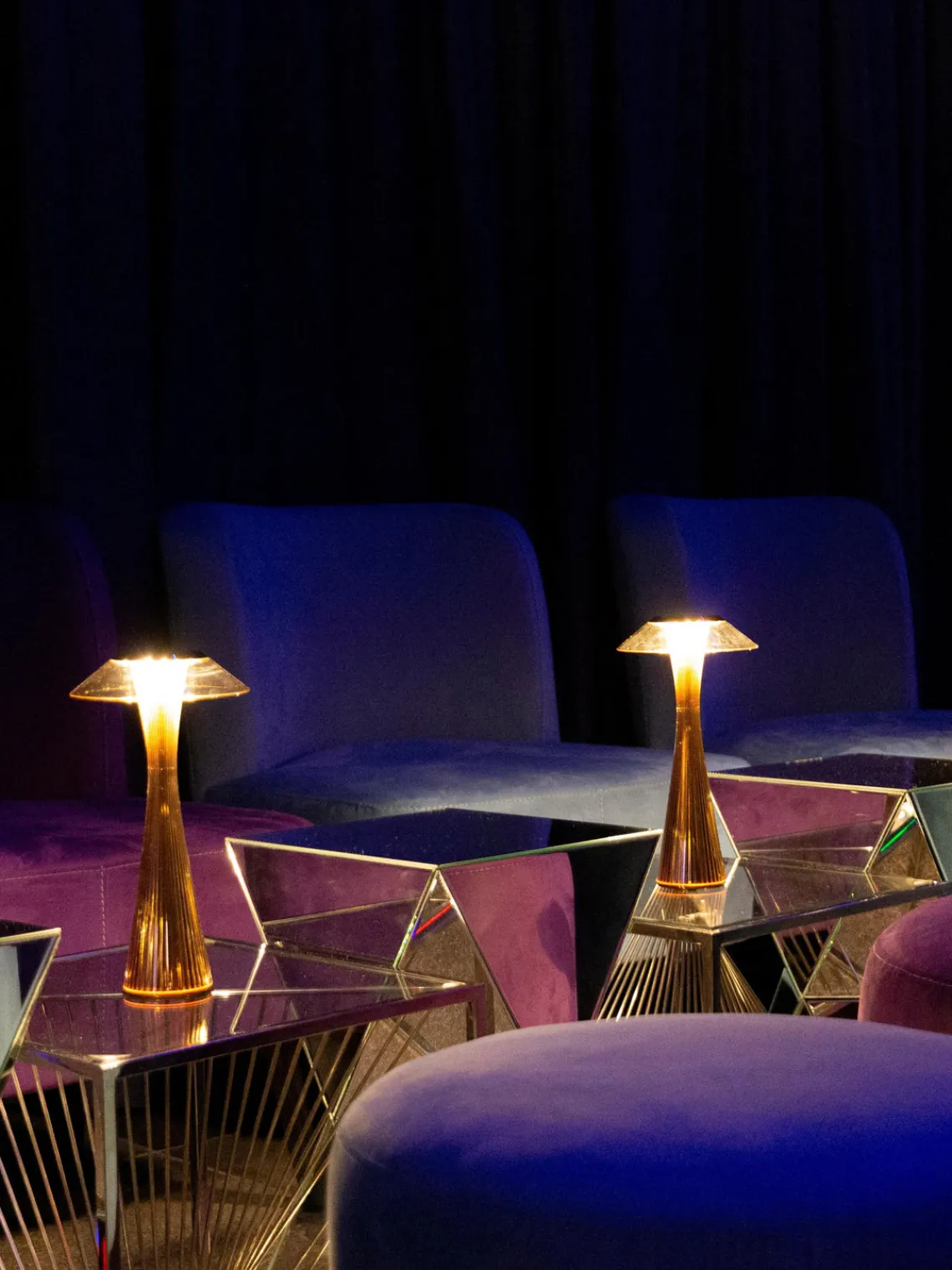 Outlet Kartell Petite lampe à poser LED mobile Space Doré